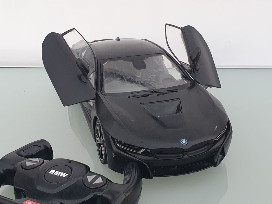 licencjonowany samochód zdalnie sterowany BMW i8 Rastar w skali 1:14.