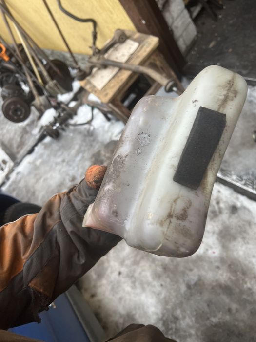 Бачок разширительный Киа карнивал 04год kia carnival