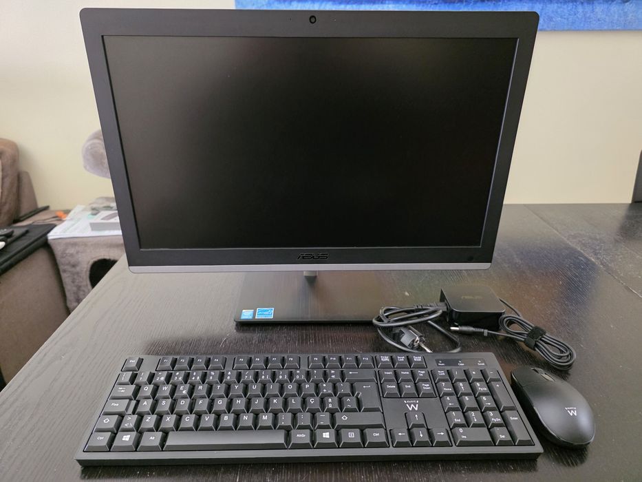 Computador Asus All in one  I3, como novo. Oferta Office