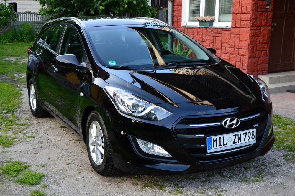 Piękne i30 Z Niemiec Klima ALU PDC Led Super Stan