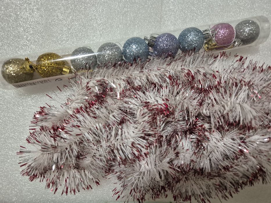 Новогодние игрушки, дождик