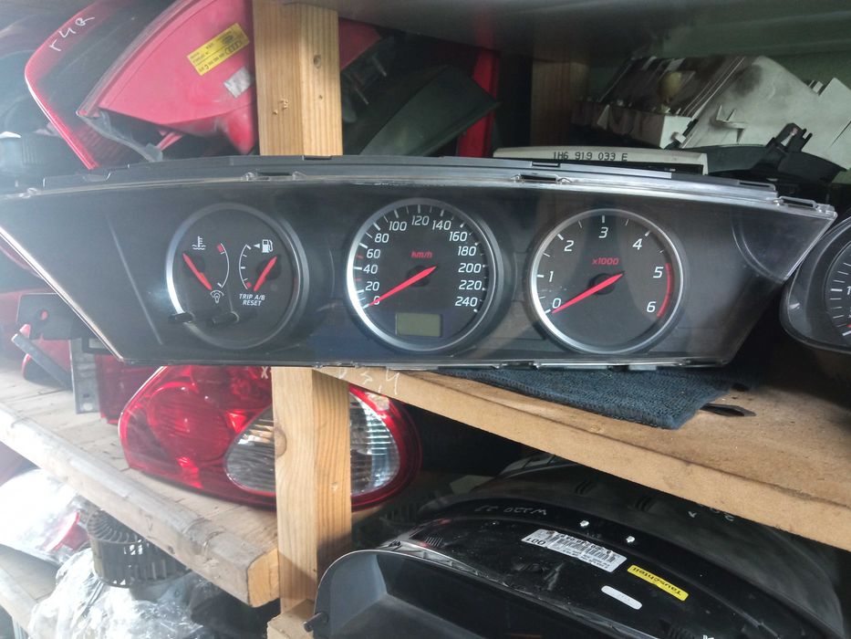 Панель приладів приборов приборная NISSAN PRIMERA P12 1.9DCI 04 BV014