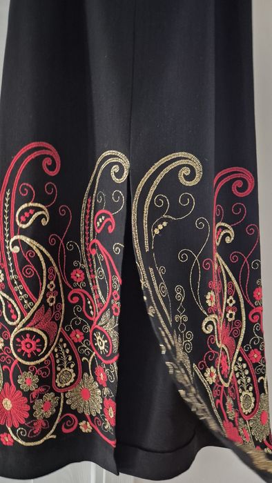 Elegancka spódnica wyszywana vintage S/M