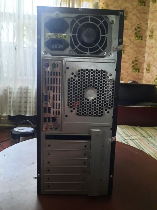Продам системный блок ,колонки ,клавиатуру.