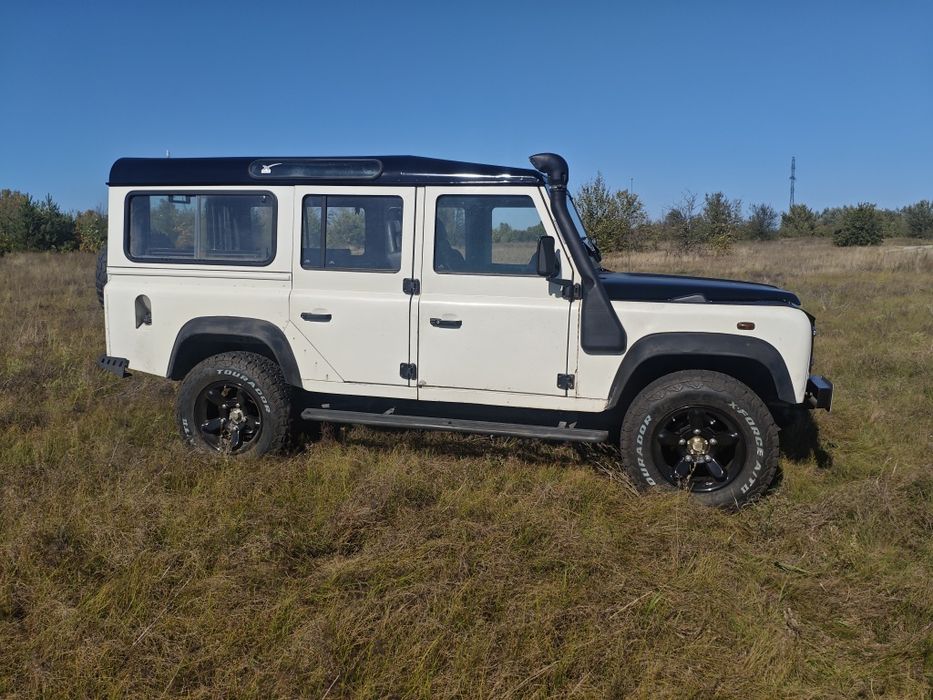 Land rover defender td5 2005 рік 9 місць