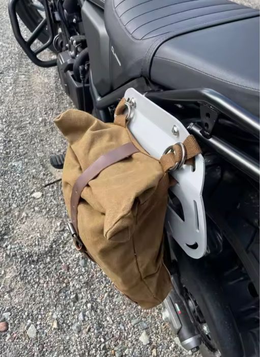 Сумка на мотоцикл. Сумка через плечо винтажная. Боковая сумка на мотоц