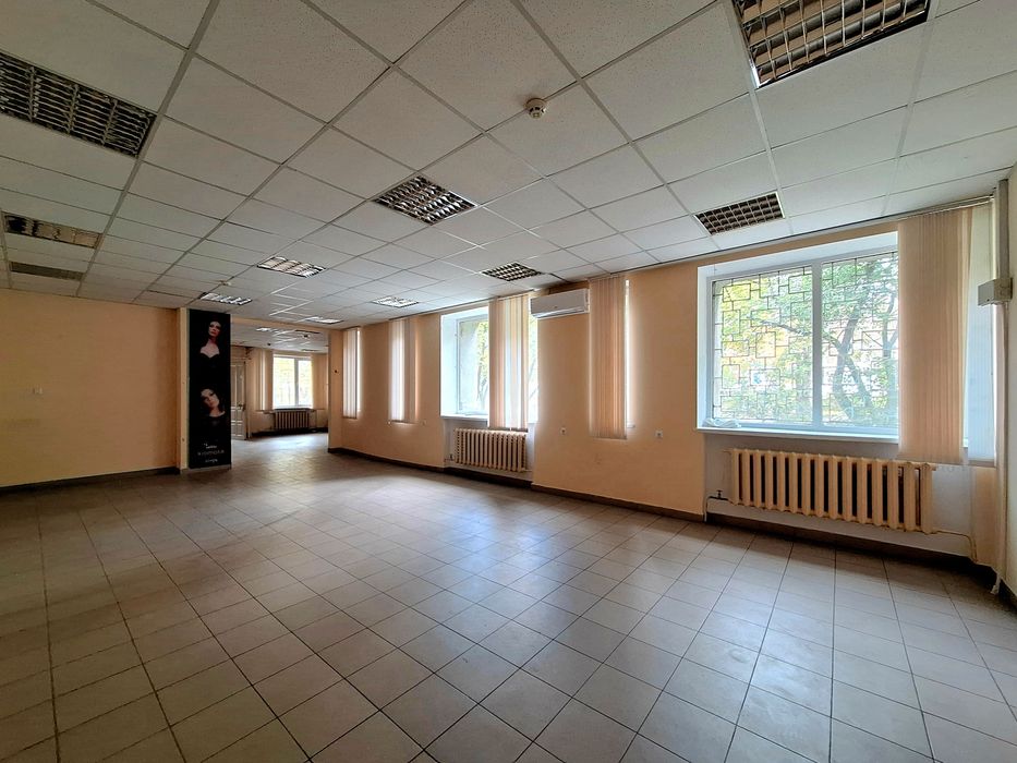 Оренда 175 кв.м., 1 пов., фасад, окремий вхід