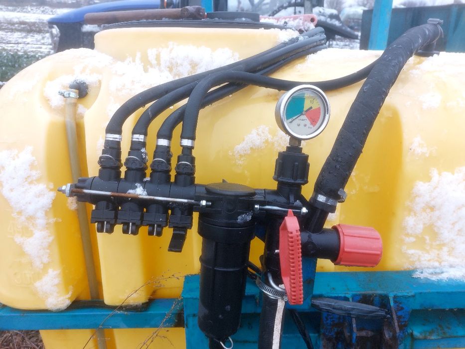 Оприскувач  тракторний