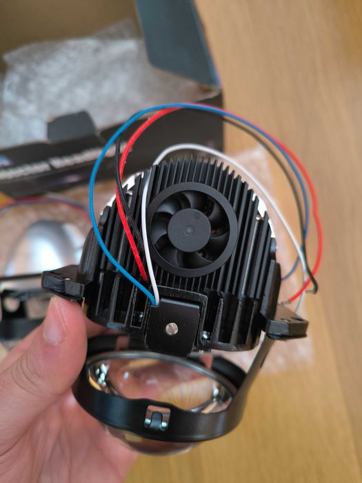 Projetor de faróis Ronan