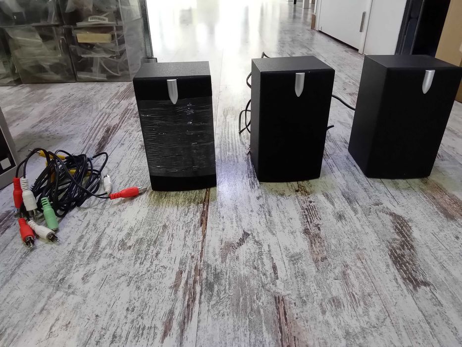 Conjunto de Colunas de Som para PC + Cabos RCA/Jack