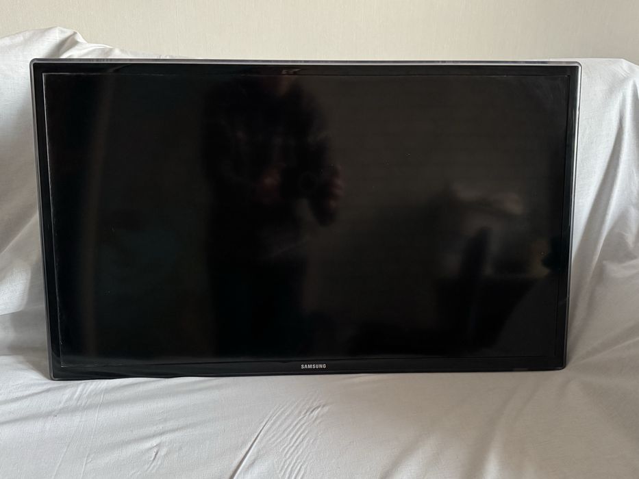 Samsung LED ‘32  підніжка робочий