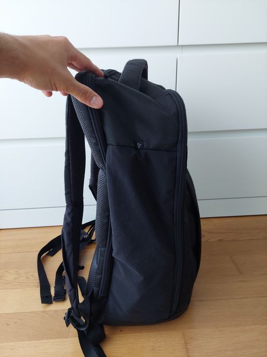 Mochila de caminhada multibolsos 23L