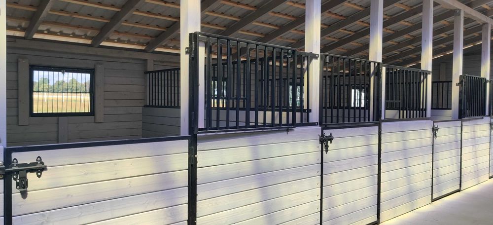 KOŃSTRUKCJE Stajnie dla koni