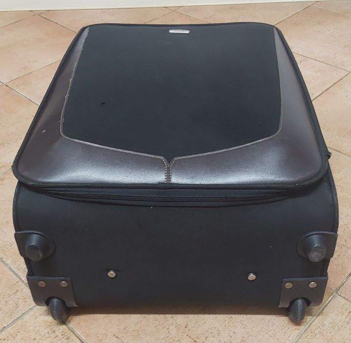 MALA VIAGEM DE PORÃO COM CADEADO CÓDIGO.Casa,Viagens,Mudanças,Passeio.