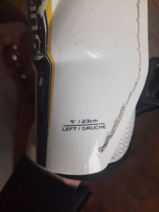 Хоккейные щитки Bauer: 500 грн. - Хокей Рованці на Olx