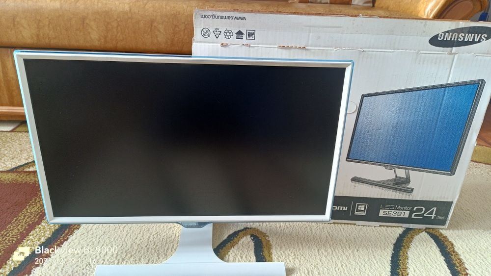 Монитор Samsung S24E391HL