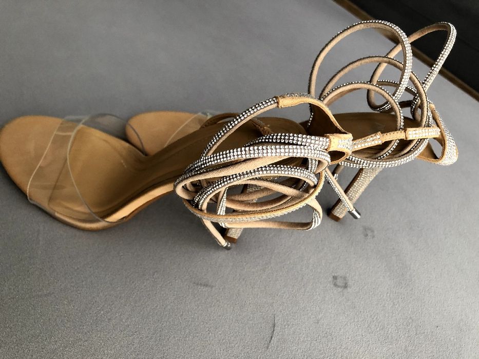 Шикарні босоніжки ZARA