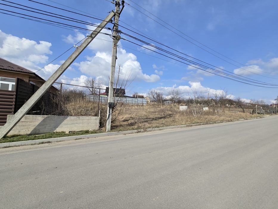 Продам земельну ділянку. Лезнево