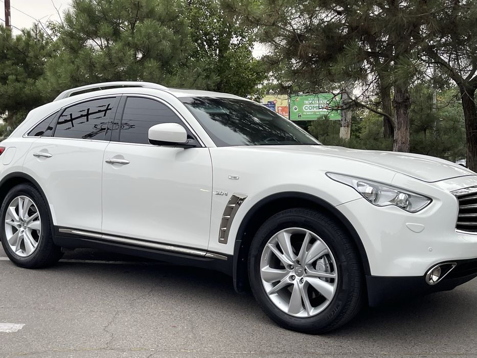 Инфинити QX-70 2015г 3.0 Дизель