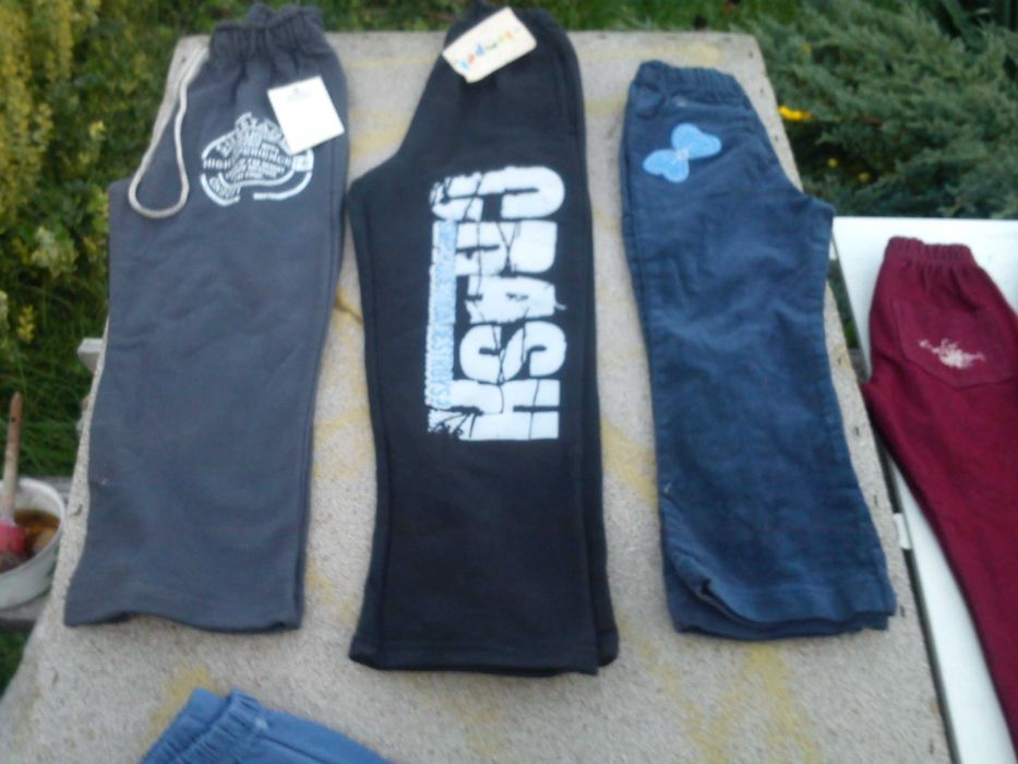 Ubrania. legginsy. spodnie dresowe. bawełna 110