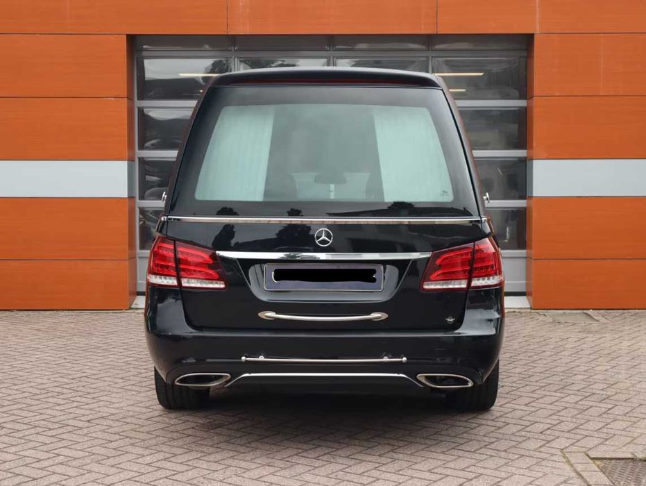 Mercedes-Benz E 200 катафалк
