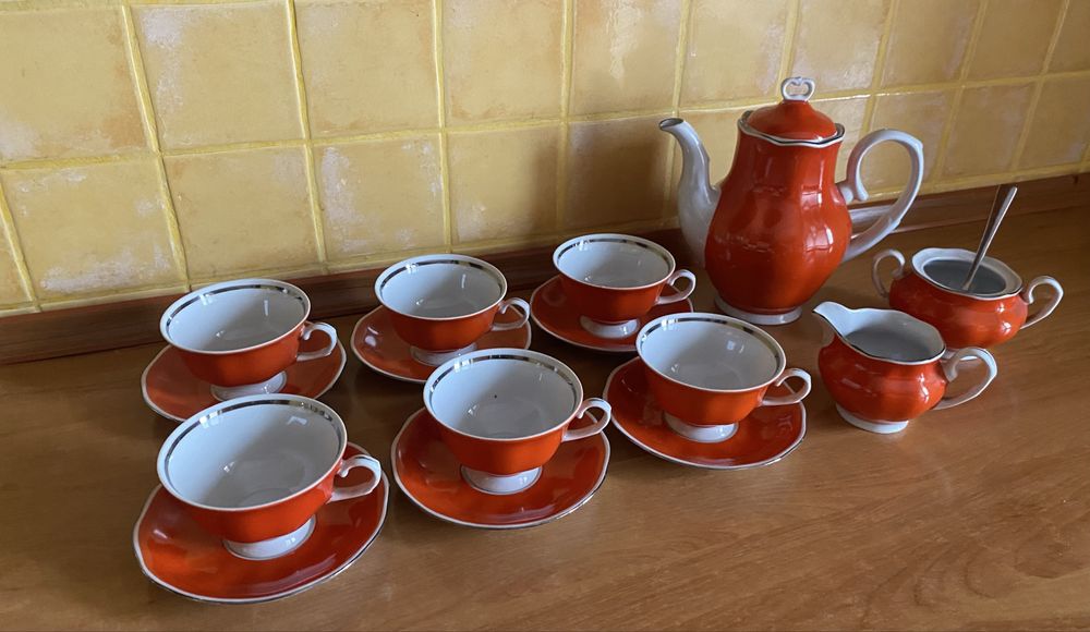 Porcelanowy Serwis  lata 60 , wyprodukowany przez Fabrykę KAROLiNA