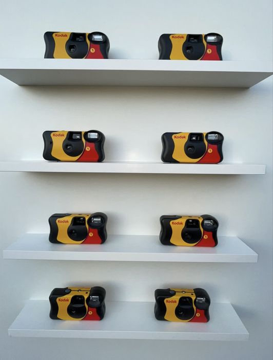 Ścianka z Aparatami Analogowymi