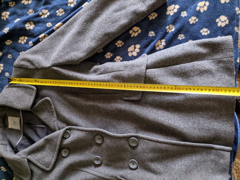 Серое женское пальто