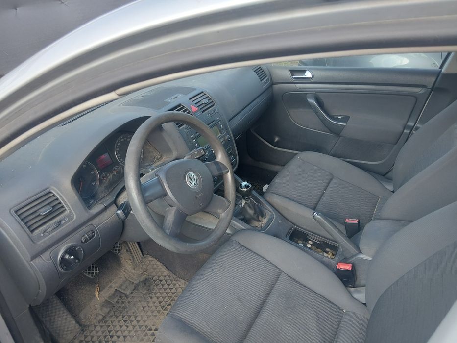 Volkswagen Golf 5 na części kolor la7w