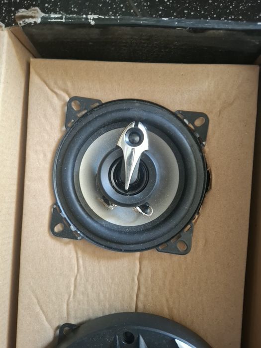 Colunas de som auto