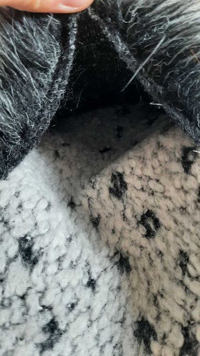 Жилетка для дівчинки 8-12 років з карманами у відмінному стані