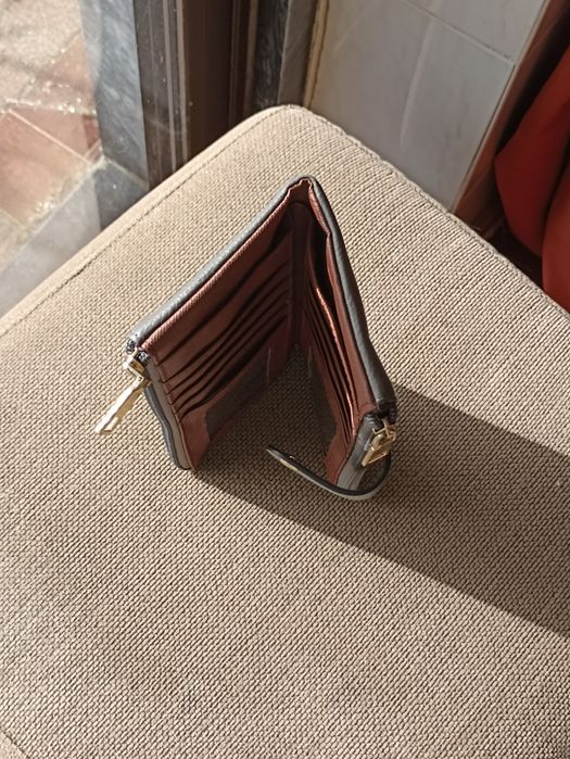 Carteira Burberry grande com arrumação