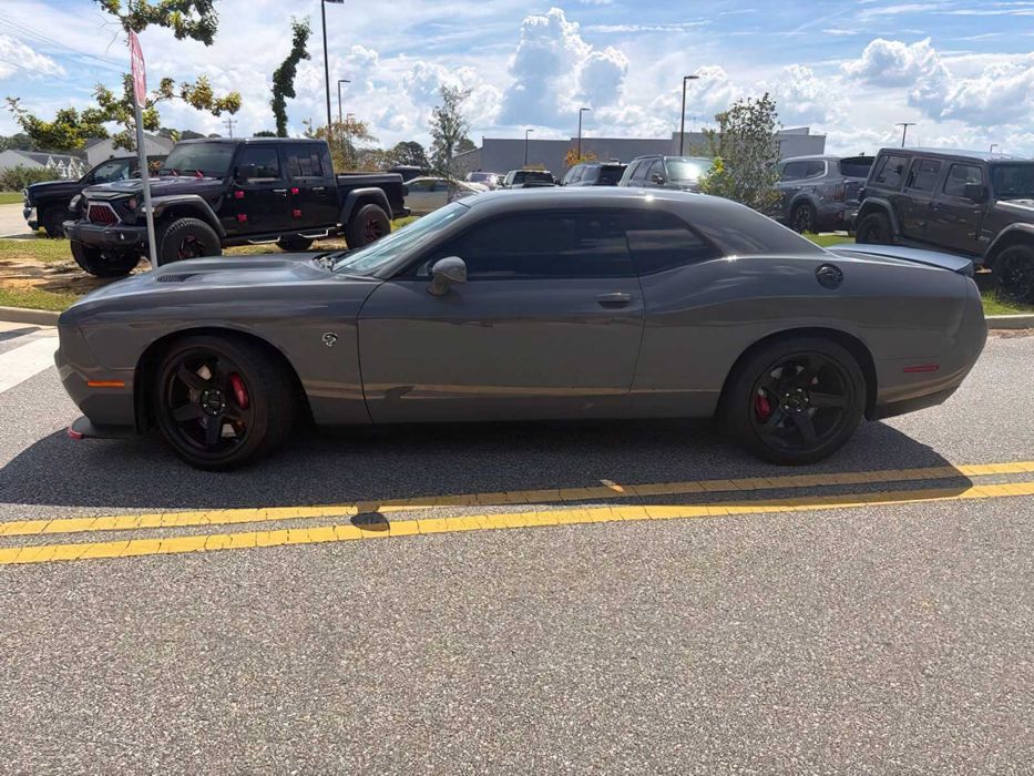 Dodge Challenger      2017