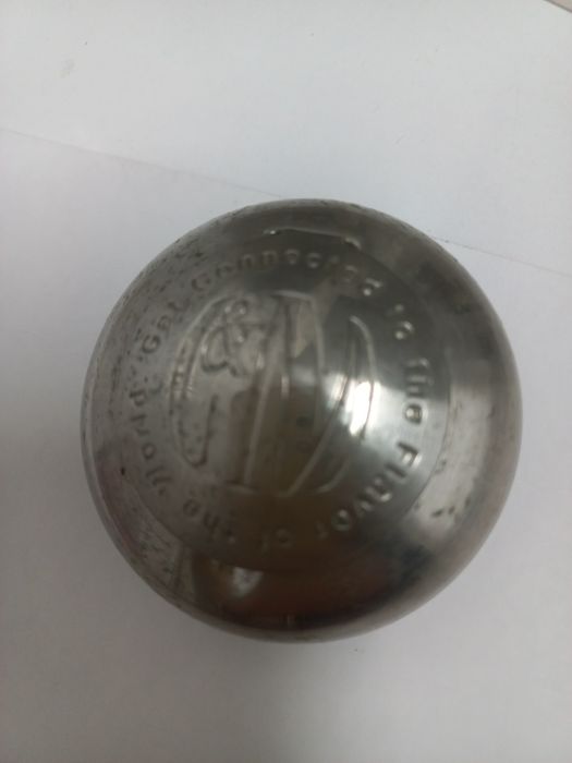 Pequeno  cinzeiro  em metal Vintage.