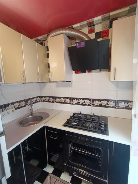 Продам 2-х комнатную на Черемушках