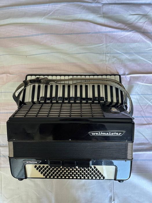 Акордеон Weltmeister Stella