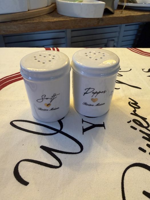 Riviera Maison zestaw ozdobny solniczka i pieprzniczka