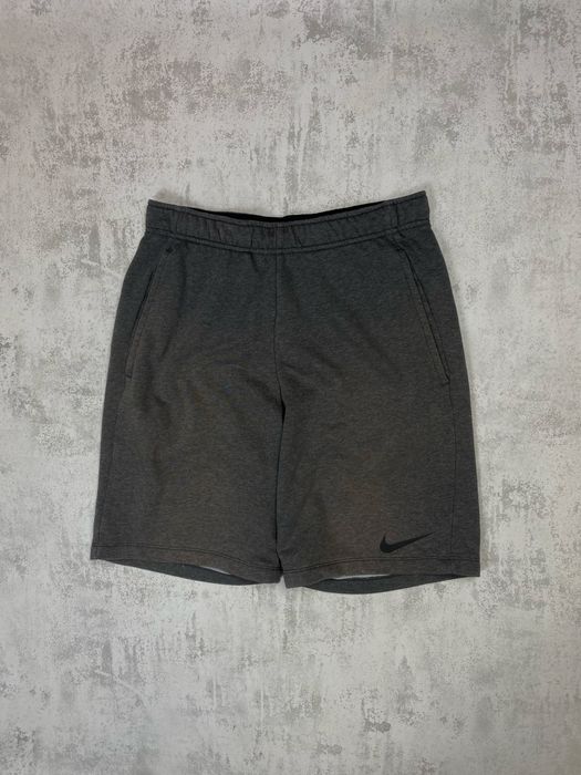 Шорти nike dri-fit: м'який фліс. комфортний крій. логотип swoosh.