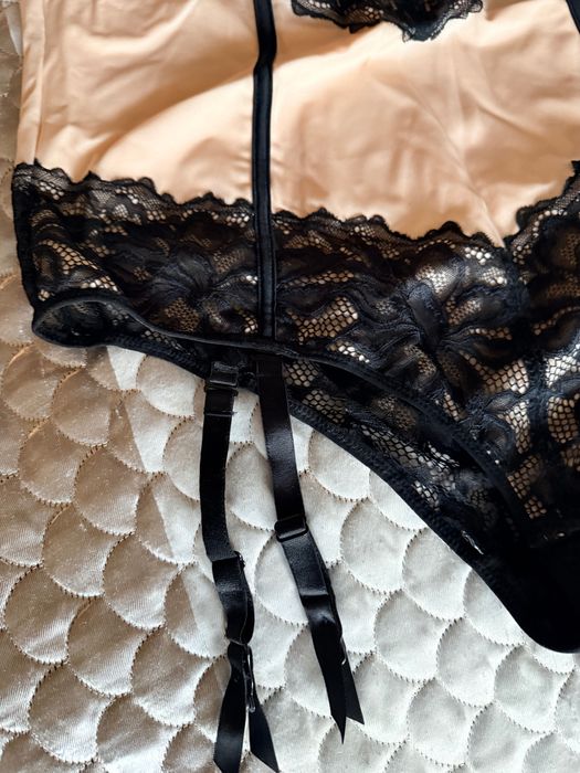 Боді мереживне утяжка розмір ХL/95 С