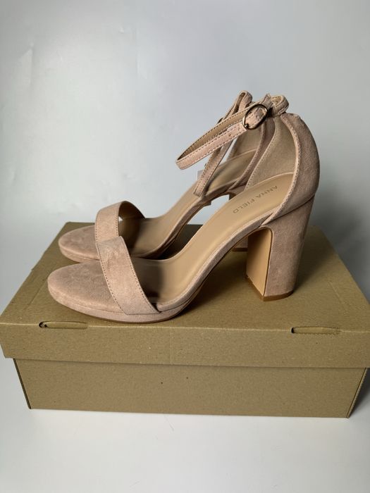 Nowe sandalki na obcasie buty damskie 41 sandaly outlet