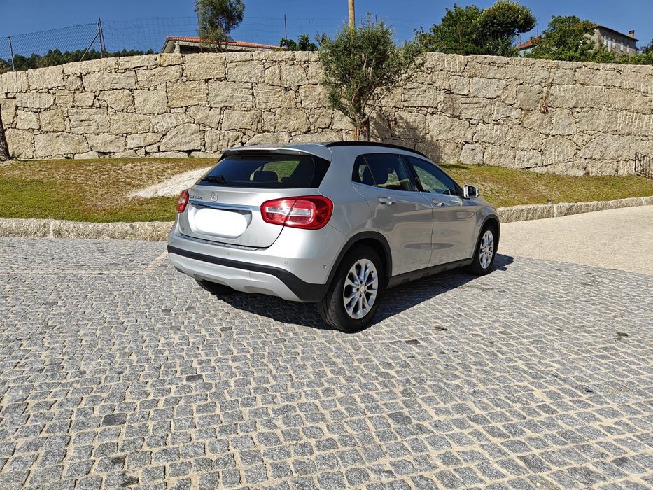 Mercedes Benz GLA 180