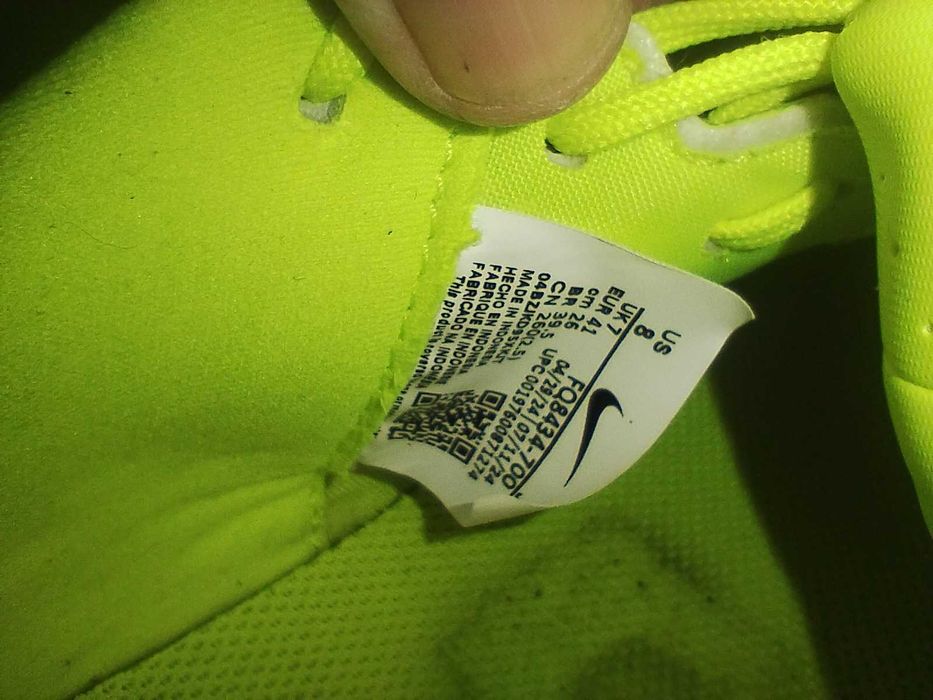 buty piłkarskie halówki nike 41/ 42,5