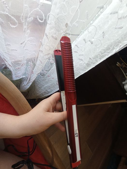 Вирівнювач для волосся плойка