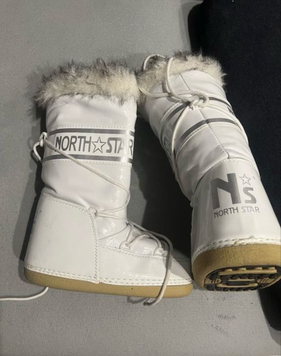Moon Boot з написом NORTH STAR. Б/у