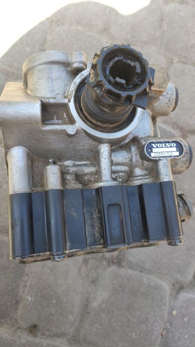 Продам оригінальний осущувач повітря Volvo FH/FM 20884103