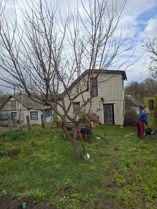 Продам двоповерхову дачу