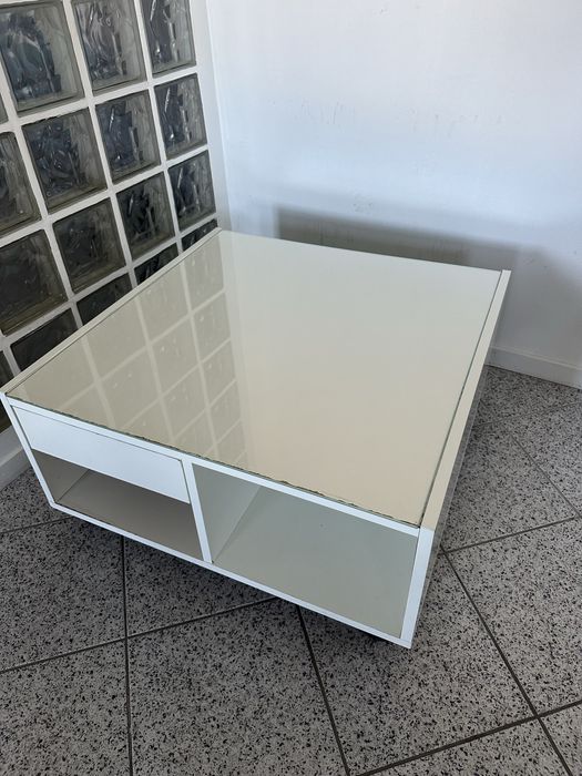Mesa de centro com rodas