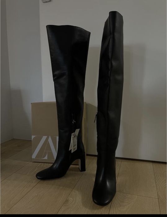 Чорні високі чоботи Zara