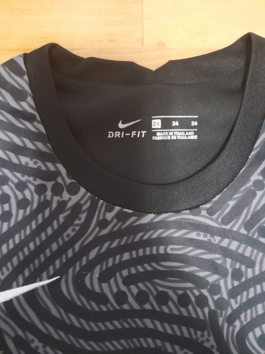 Футбольна форма Ліверпуль