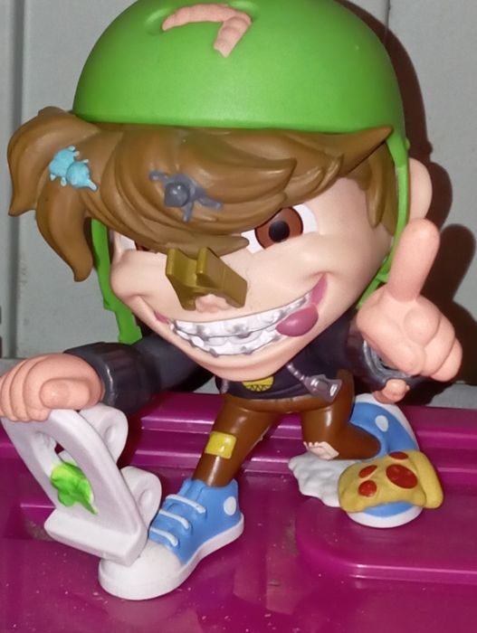 Lote de brinquedos para crianças e DVDs infantis